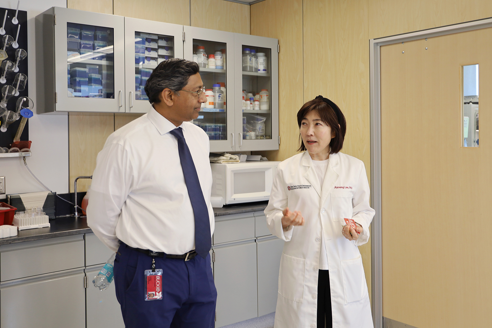 Provost Ravi V. Bellamkonda speaks with Jiyoung Lee