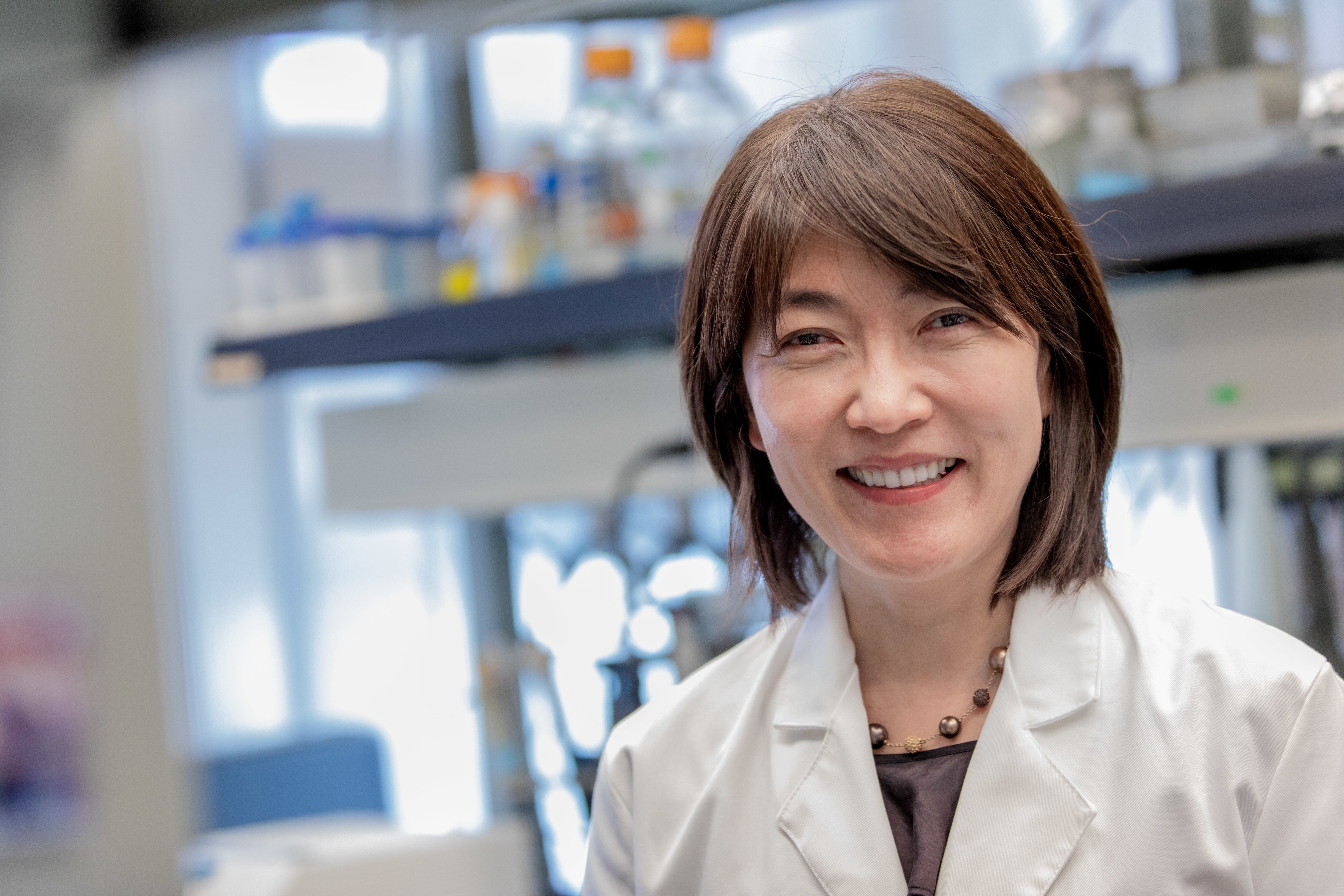 Jiyoung Lee in her laboratory