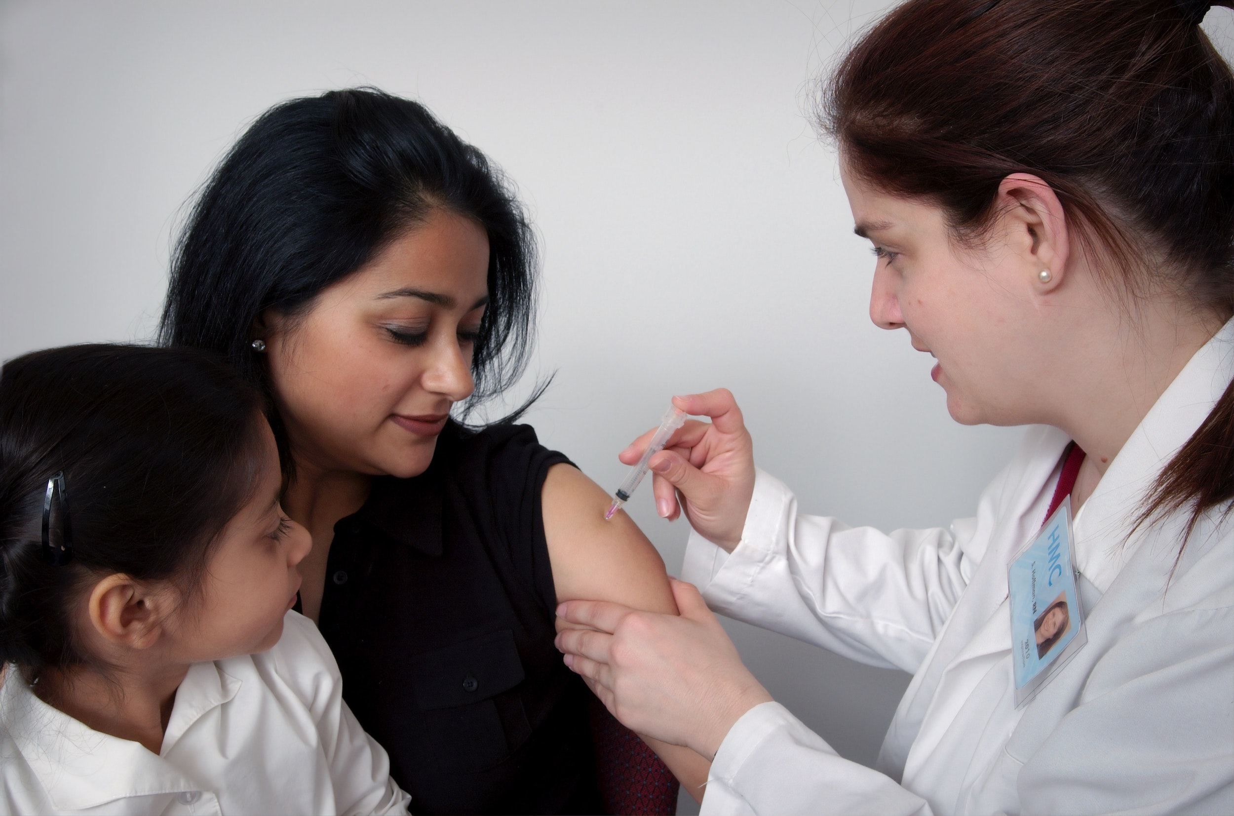 patient getting vaccinated