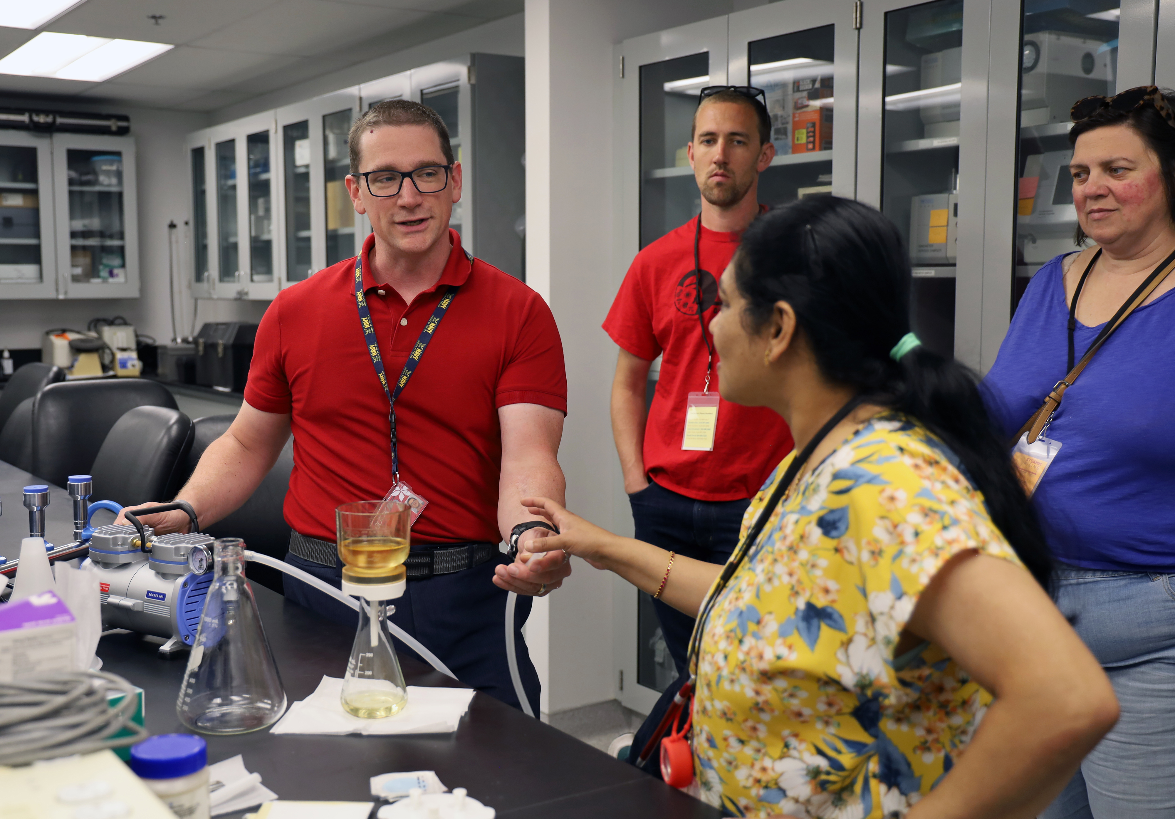 Mark Weir does a demonstration for teachers.