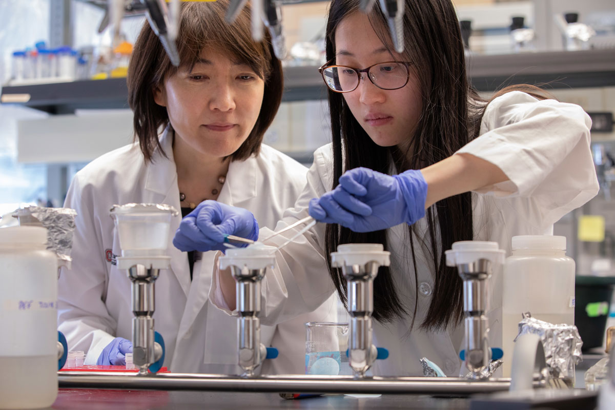 professor and student in lab