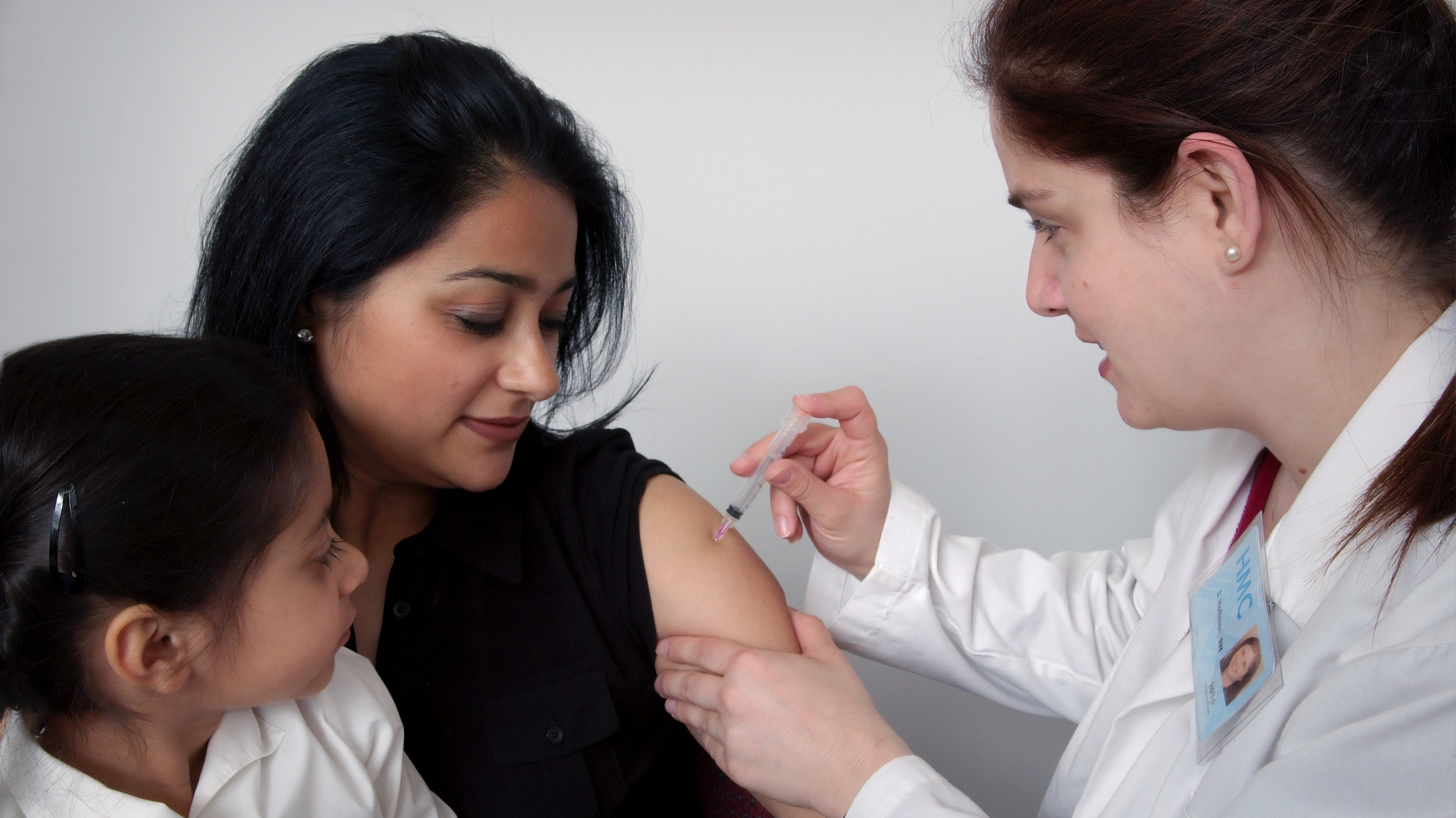 patient getting vaccinated